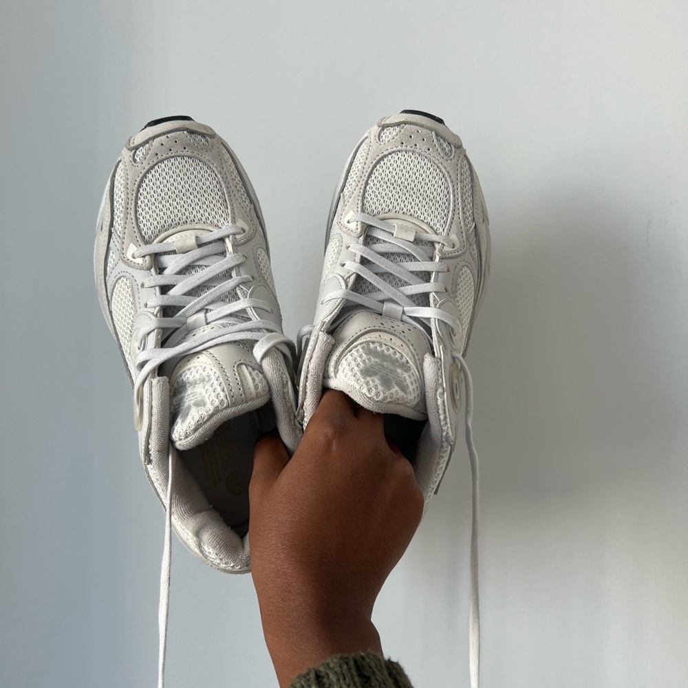 Adidas Astir Sneakers